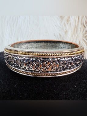 Gorgeous, vintage aged, silvertone, weighted costume, hinged bangle bracelet